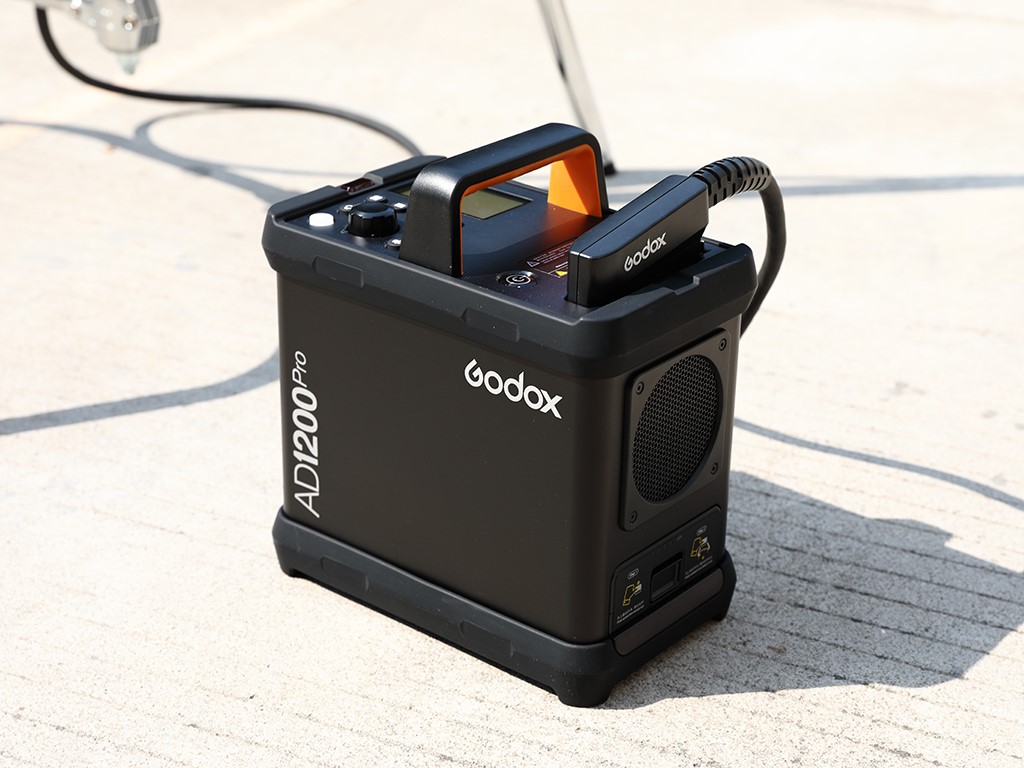 Godox AD1200Pro Taşınabilir Paraflaş