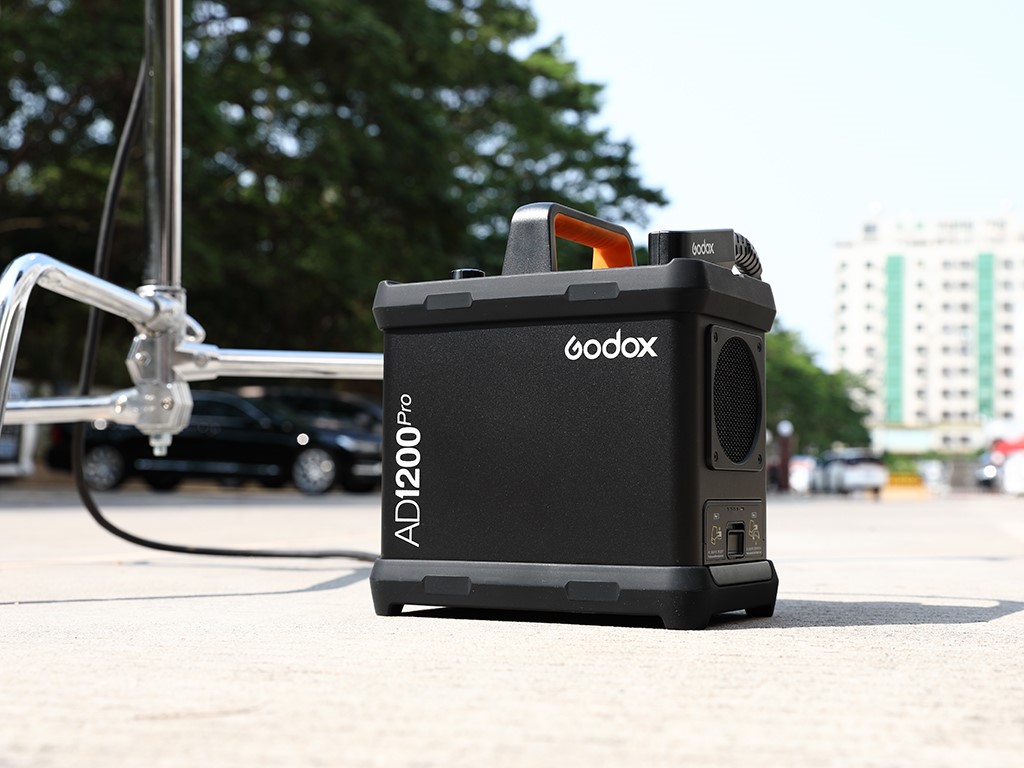 Godox AD1200Pro Taşınabilir Paraflaş