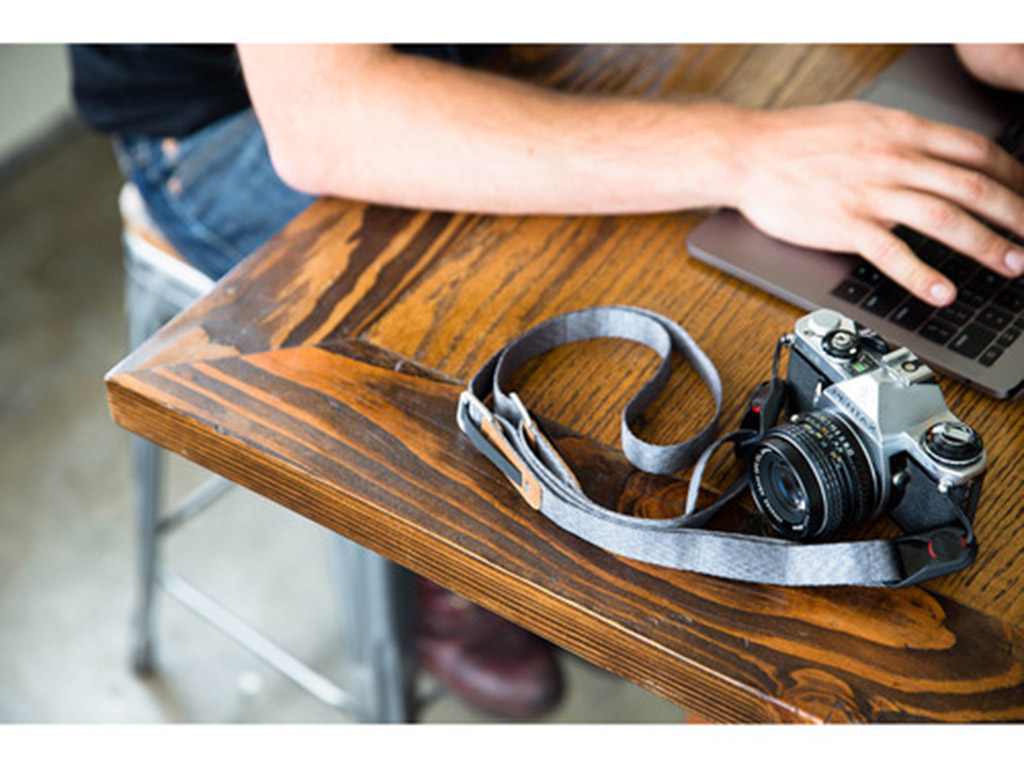 Peak Design Leash Gri Omuz Askısı