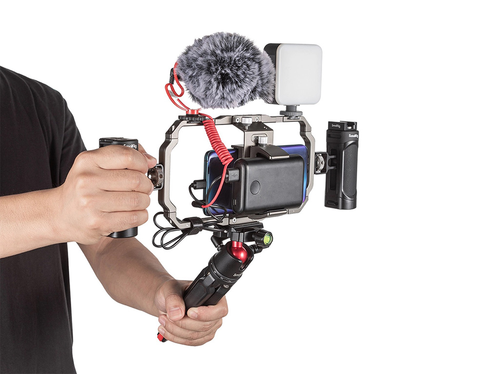 SmallRig 3384 Profesyonel Cep Telefonu Yayın Kiti Kafes, Mikrofon, Tripod, Işık