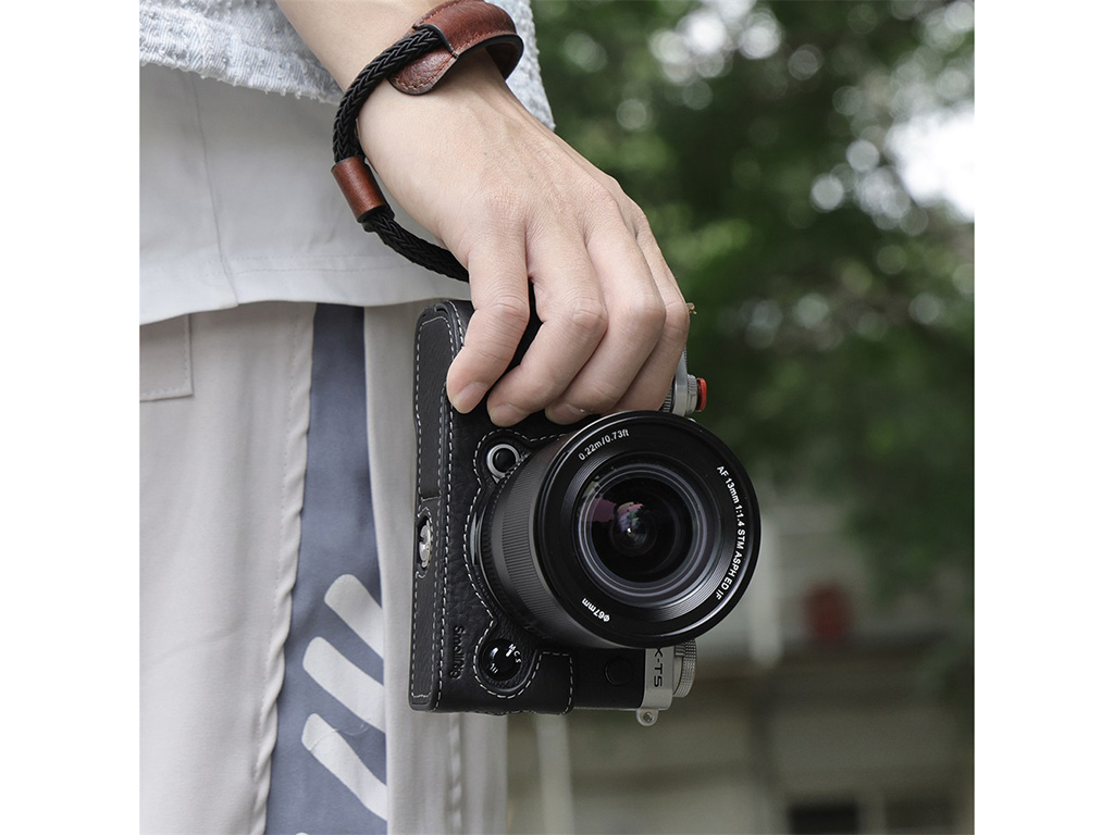 SmallRig 3927 Fujifilm X-T5 Uyumlu Deri Kılıf ve Askı Seti Siyah Kılıf - Kahverengi Askı