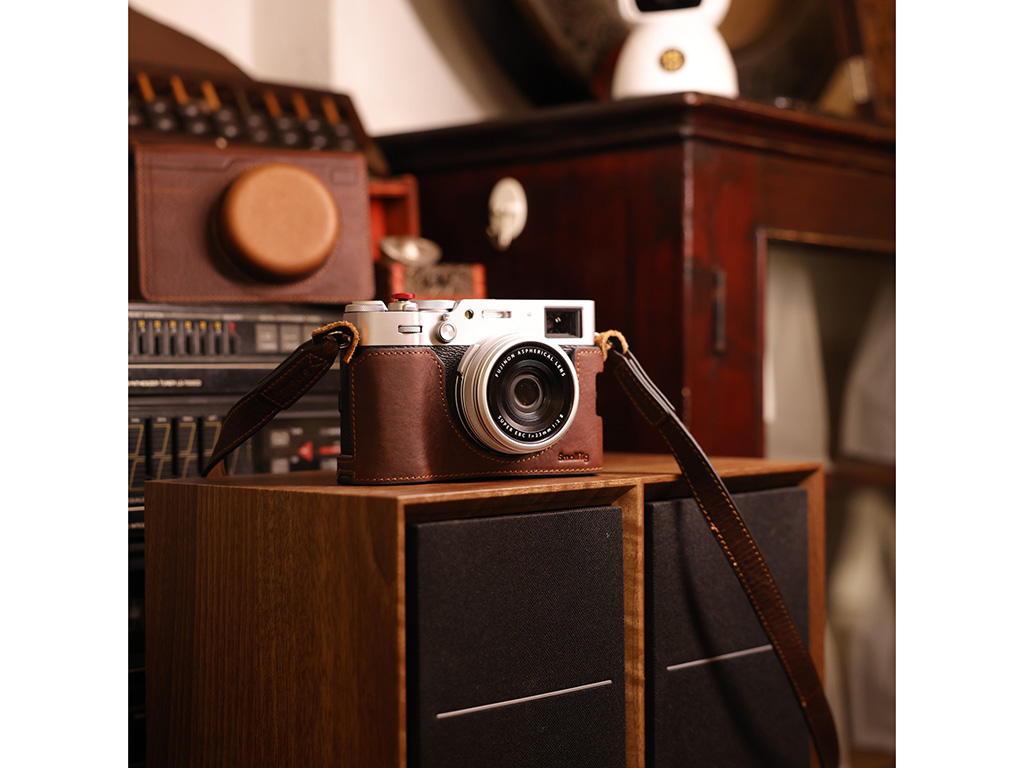 SmallRig 4558 Fujifilm X100VI Uyumlu Kahverengi Deri Kılıf