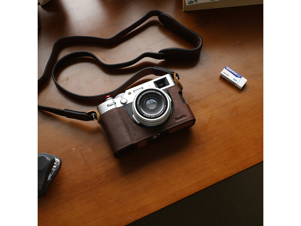 SmallRig 4558 Fujifilm X100VI Uyumlu Kahverengi Deri Kılıf